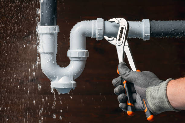 Professional Leak Detection technician working in North Aurora, IL